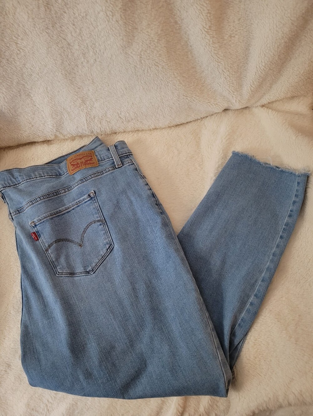 Levi's - Womens #711 skinny jeans.